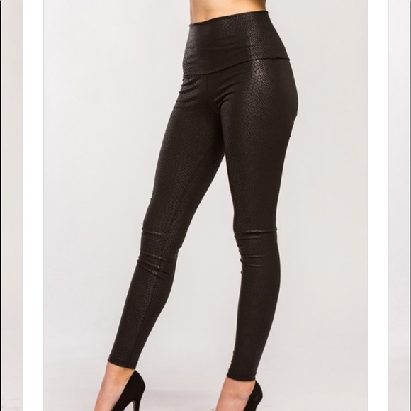 Snakeskin Embossed Leggings - Picture 5 of 7